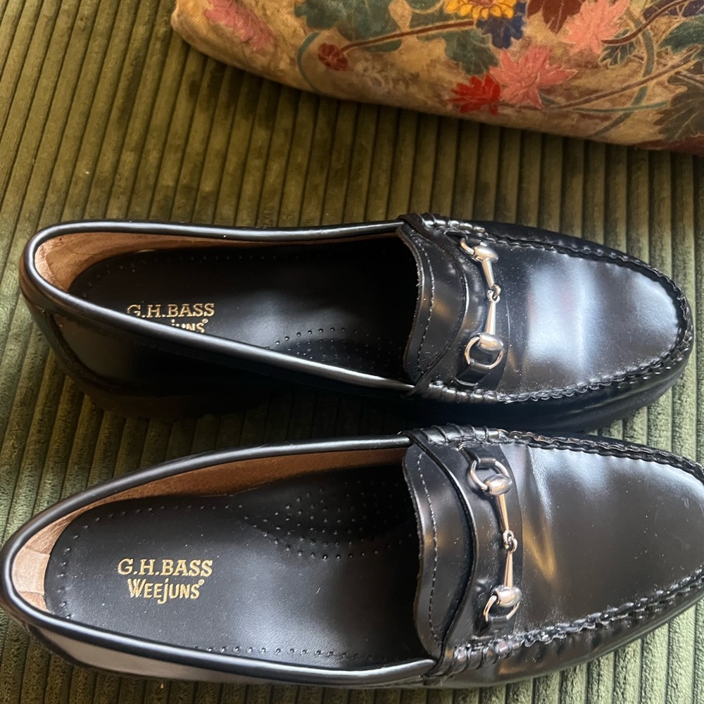 GH Bass Weejuns Black Leather Loafer, 8 - Picture 3 of 5
